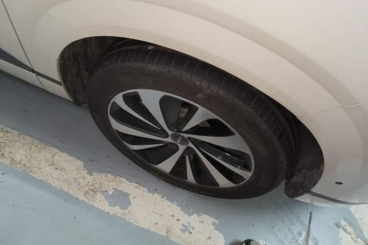 Used BYD Sealion 06 New Energy 2025 Model EV 520 Navigation Edition Right Front Wheel Hub