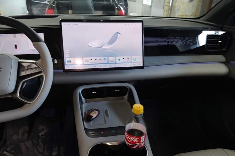 Used BYD Sealion 06 New Energy 2025 Model DM-i 170 Navigation Plus Edition Audio And AC Panel