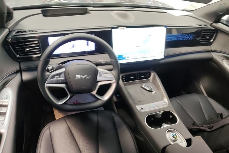 Used BYD Sealion 06 New Energy 2025 Model EV 605 Navigation Plus Edition Center Console