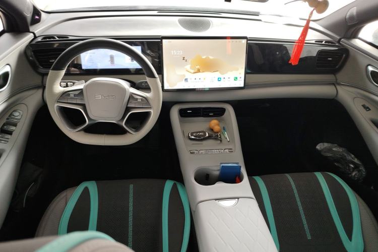 Used BYD Sealion 06 New Energy 2025 Model EV 605 Navigation Pro Edition Center Console