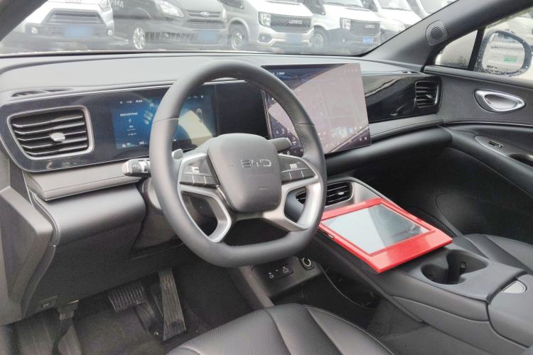 Used BYD Sealion 06 New Energy 2025 Model EV 520 Navigation Edition Center Console