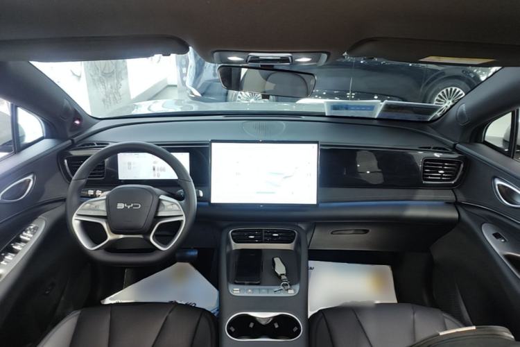 Used BYD Sealion 06 New Energy 2025 Model EV 605 Navigation Pro Edition Center Console