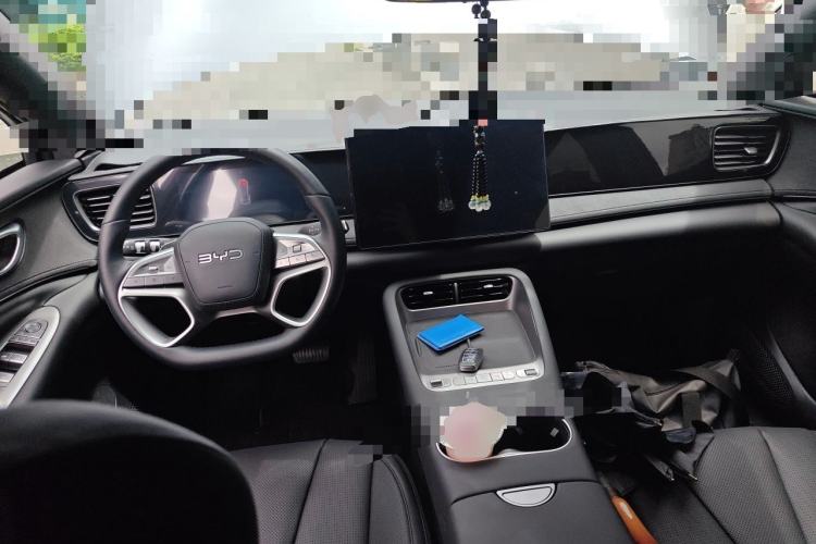 Used BYD Sealion 06 New Energy 2025 Model EV 605 Navigation Pro Edition Center Console