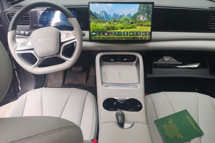 Used BYD Sealion 06 New Energy 2025 Model DM-i 170 Navigation Pro Edition Center Console