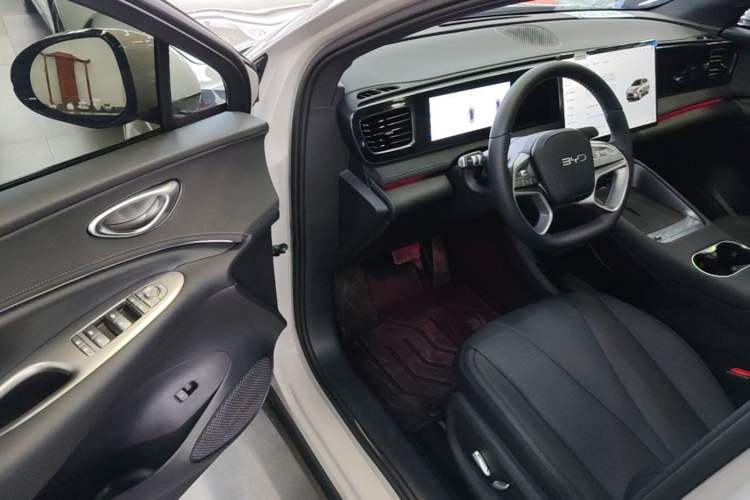Used BYD Sealion 06 New Energy 2025 Model DM-i 170 Navigation Pro Edition Driver Seat