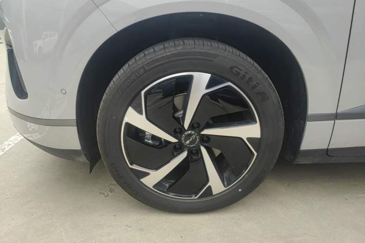 Used BYD Sealion 06 New Energy 2025 Model DM-i 170 Navigation Plus Edition Left Front Wheel Hub