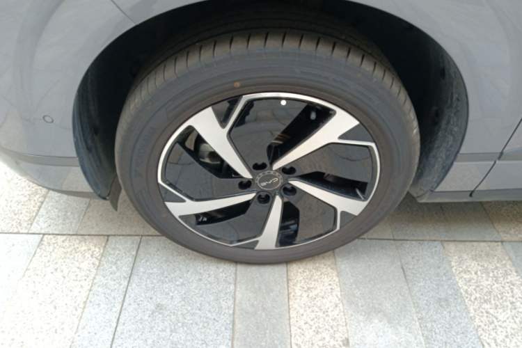 Used BYD Sealion 06 New Energy 2025 Model DM-i 170 Navigation Plus Edition Left Front Wheel Hub