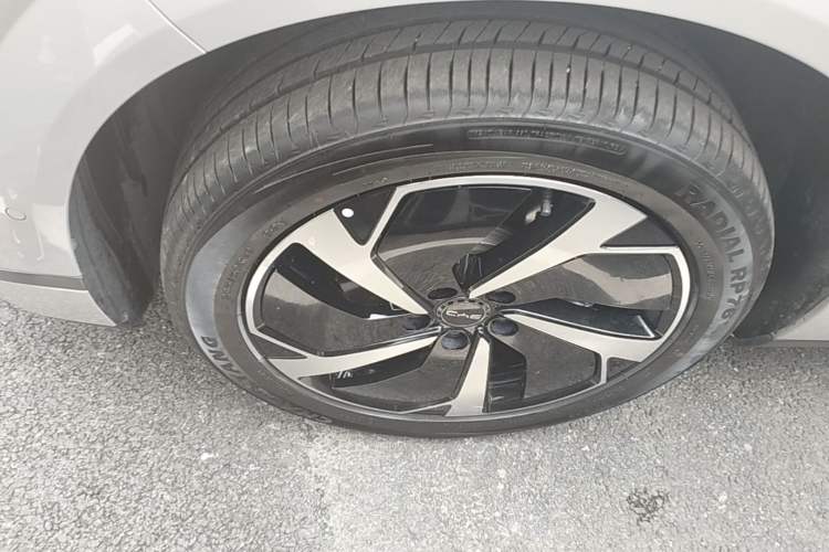 Used BYD Sealion 06 New Energy 2025 Model EV 605 Navigation Pro Edition Left Front Wheel Hub