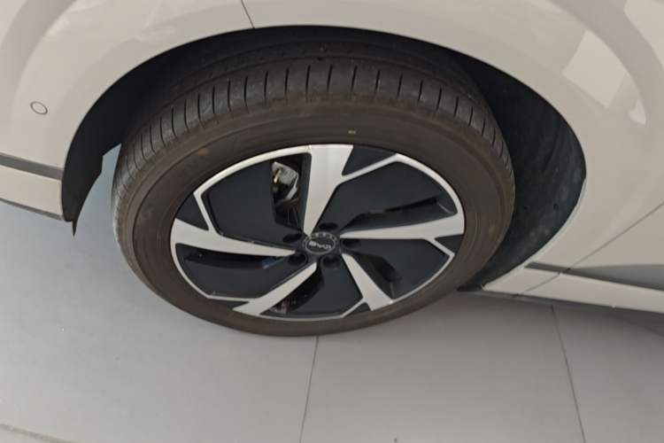 Used BYD Sealion 06 New Energy 2025 Model DM-i 170 Navigation Plus Edition Left Front Wheel Hub