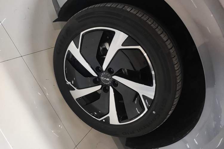 Used BYD Sealion 06 New Energy 2025 Model DM-i 170 Navigation Plus Edition Left Front Wheel Hub