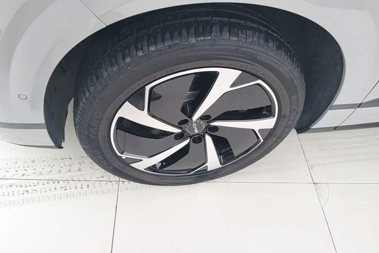 Used BYD Sealion 06 New Energy 2025 Model EV 605 Navigation Plus Edition Left Front Wheel Hub