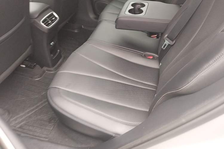 Used BYD Sealion 06 New Energy 2025 Model EV 605 Navigation Pro Edition Left Rear Seat