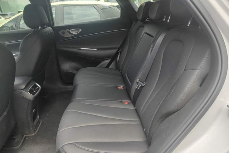 Used BYD Sealion 06 New Energy 2025 Model DM-i 170 Navigation Pro Edition Left Rear Seat