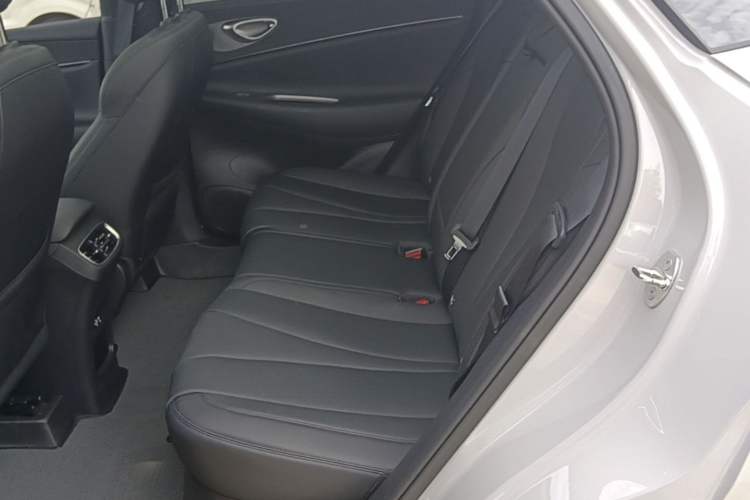 Used BYD Sealion 06 New Energy 2025 Model EV 605 Navigation Pro Edition Left Rear Seat