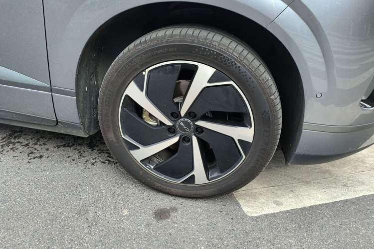 Used BYD Sealion 06 New Energy 2025 Model EV 605 Navigation Pro Edition Right Front Wheel Hub