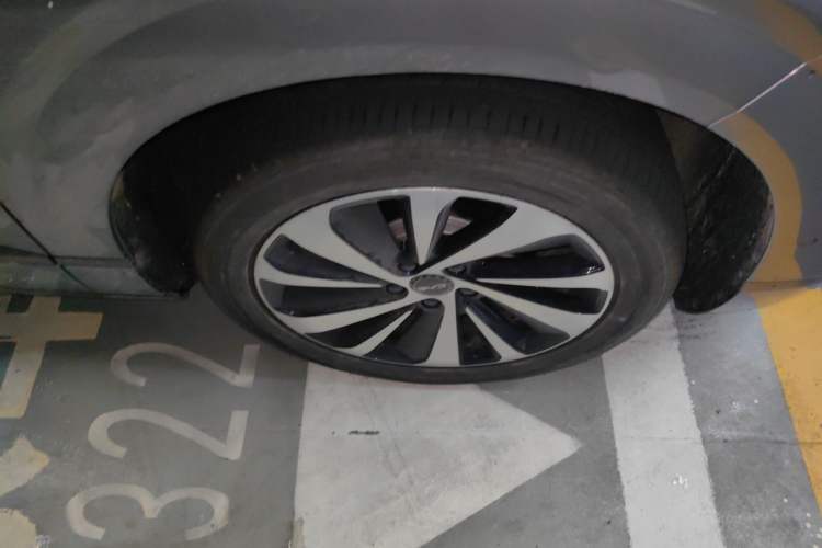 Used BYD Sealion 06 New Energy 2025 Model EV 520 Navigation Edition Right Front Wheel Hub