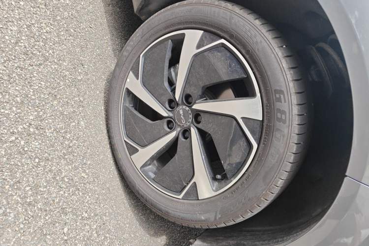 Used BYD Sealion 06 New Energy 2025 Model EV 605 Navigation Pro Edition Right Front Wheel Hub