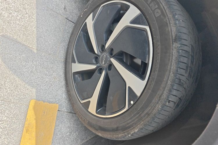Used BYD Sealion 06 New Energy 2025 Model EV 605 Navigation Pro Edition Right Front Wheel Hub