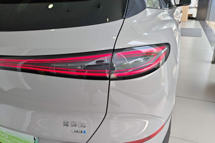 Used BYD Sealion 06 New Energy 2025 Model EV 605 Navigation Pro Edition Right Rear Taillight