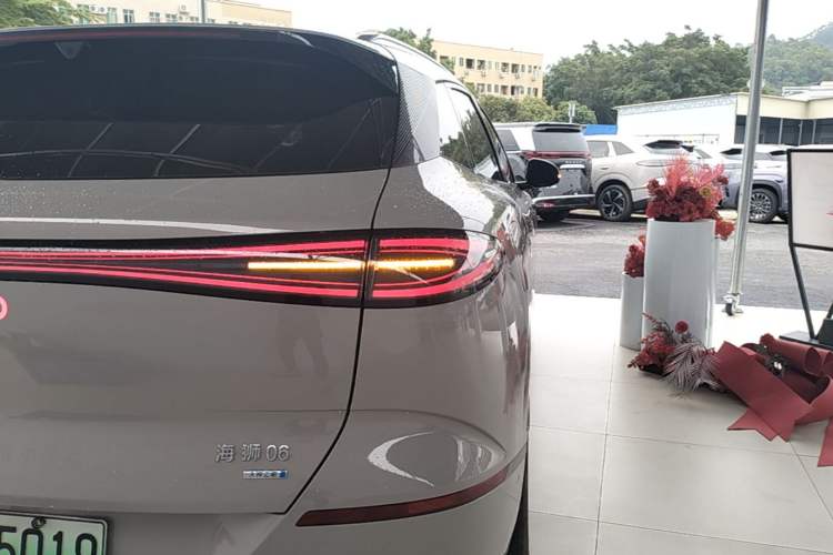Used BYD Sealion 06 New Energy 2025 Model EV 605 Navigation Plus Edition Right Rear Taillight