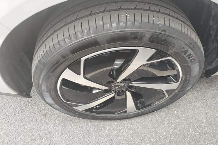 Used BYD Sealion 06 New Energy 2025 Model EV 605 Navigation Pro Edition Right Rear Wheel Hub