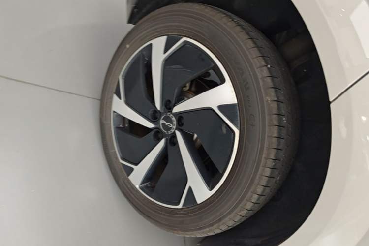 Used BYD Sealion 06 New Energy 2025 Model DM-i 170 Navigation Plus Edition Right Rear Wheel Hub
