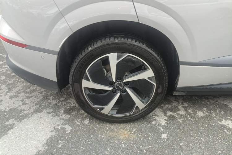 Used BYD Sealion 06 New Energy 2025 Model EV 605 Navigation Pro Edition Right Rear Wheel Hub