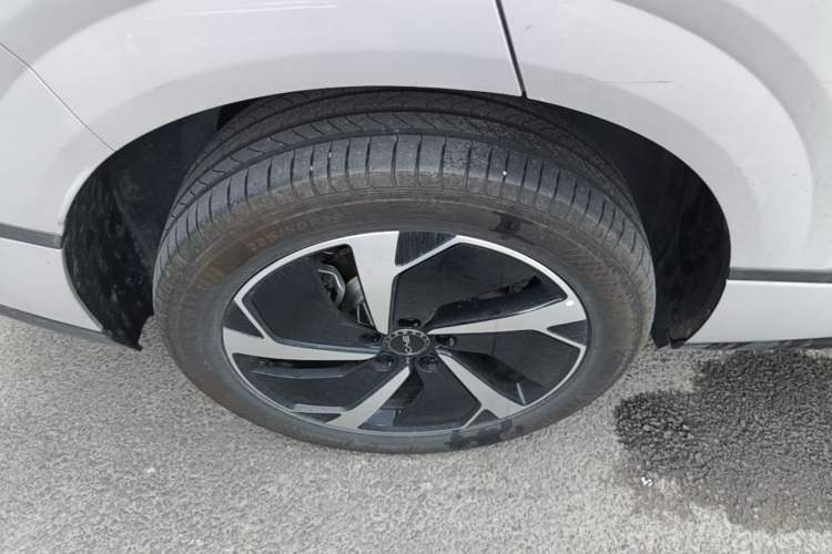 Used BYD Sealion 06 New Energy 2025 Model EV 605 Navigation Pro Edition Right Rear Wheel Hub