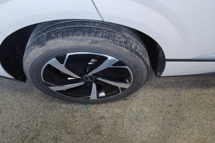 Used BYD Sealion 06 New Energy 2025 Model DM-i 170 Navigation Plus Edition Right Rear Wheel Hub
