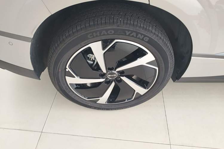 Used BYD Sealion 06 New Energy 2025 Model EV 605 Navigation Plus Edition Right Rear Wheel Hub