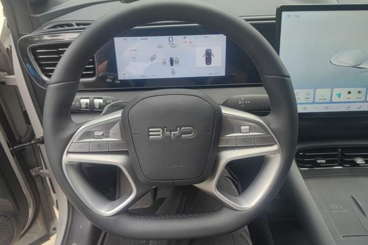 Used BYD Sealion 06 New Energy 2025 Model DM-i 170 Navigation Plus Edition Steering Wheel