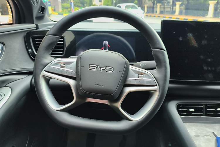 Used BYD Sealion 06 New Energy 2025 Model EV 605 Navigation Pro Edition Steering Wheel