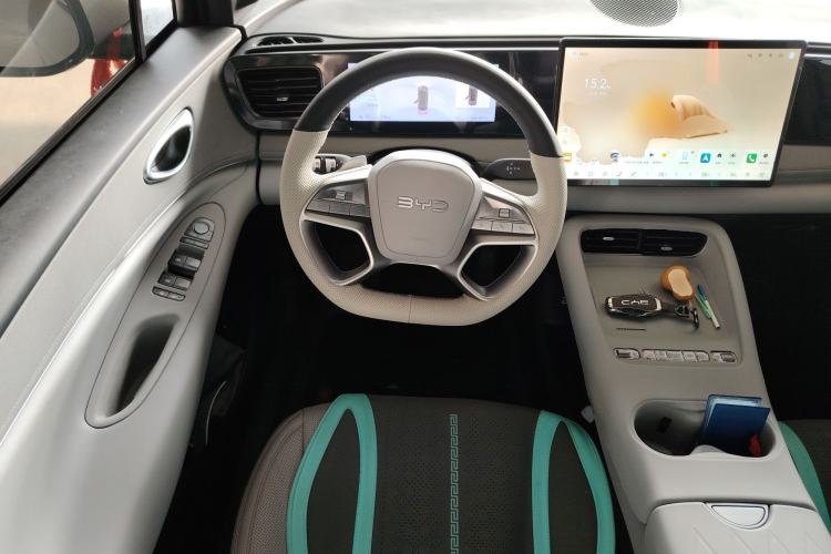 Used BYD Sealion 06 New Energy 2025 Model EV 605 Navigation Pro Edition Steering Wheel