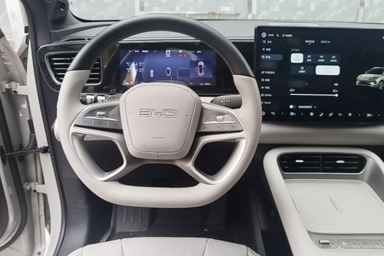 Used BYD Sealion 06 New Energy 2025 Model EV 605 Navigation Pro Edition Steering Wheel