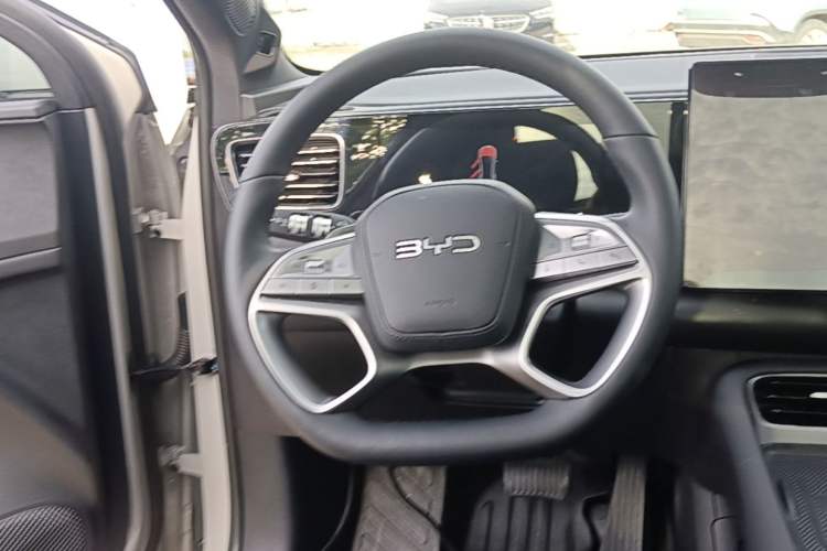 Used BYD Sealion 06 New Energy 2025 Model EV 605 Navigation Pro Edition Steering Wheel