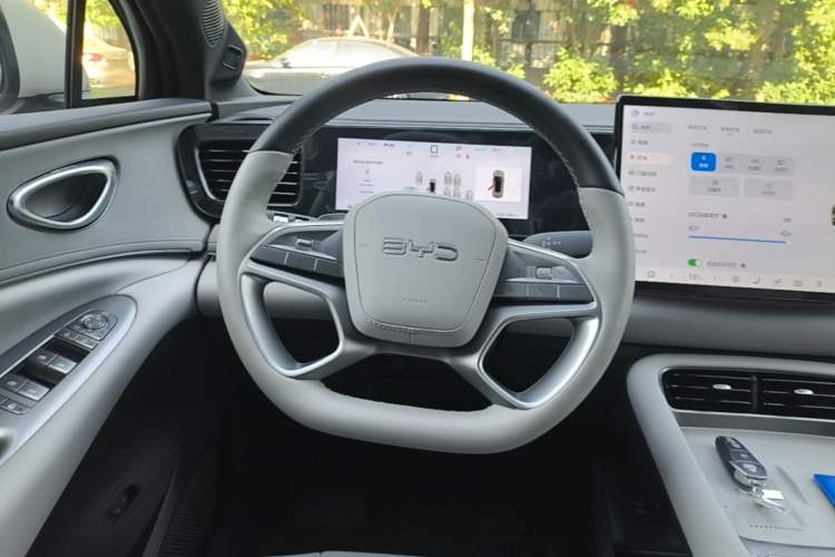 Used BYD Sealion 06 New Energy 2025 Model EV 605 Navigation Pro Edition Steering Wheel