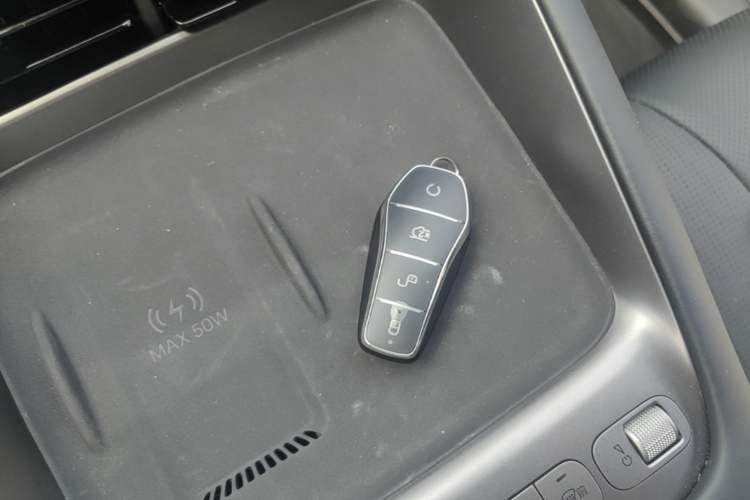 Used BYD Sealion 06 New Energy 2025 Model DM-i 170 Navigation Pro Edition Vehicle Key