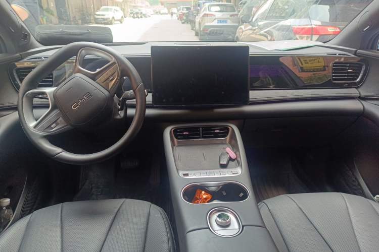Used BYD Sealion 06 New Energy 2025 Model DM-i 170 Navigation Plus Edition Center Console
