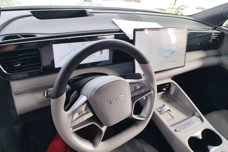 Used BYD Sealion 06 New Energy 2025 Model EV 605 Navigation Plus Edition Center Console