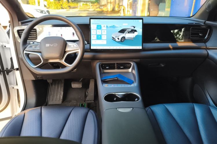 Used BYD Sealion 06 New Energy 2025 Model EV 520 Navigation Edition Center Console
