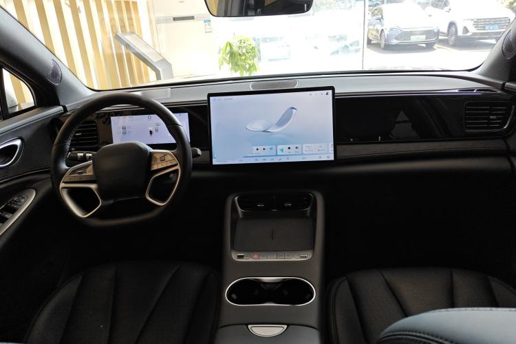 Used BYD Sealion 06 New Energy 2025 Model EV 520 Navigation Edition Center Console