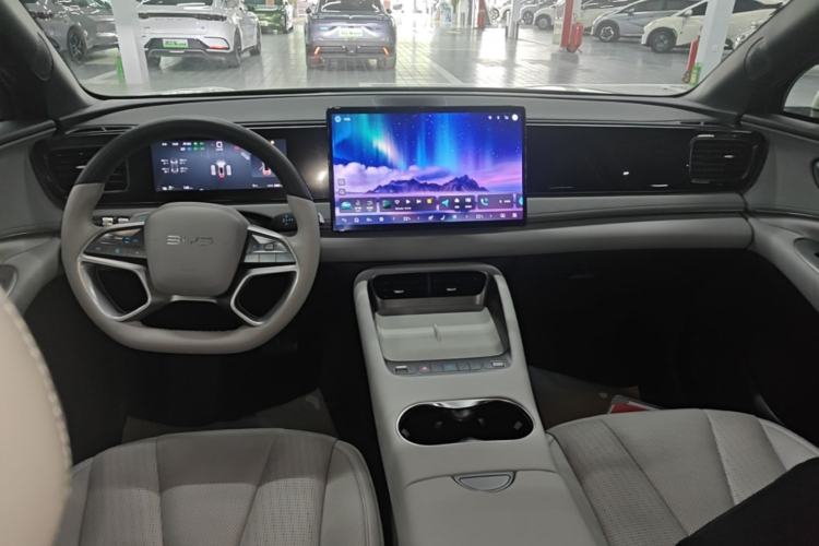 Used BYD Sealion 06 New Energy 2025 Model EV 520 Navigation Edition Center Console
