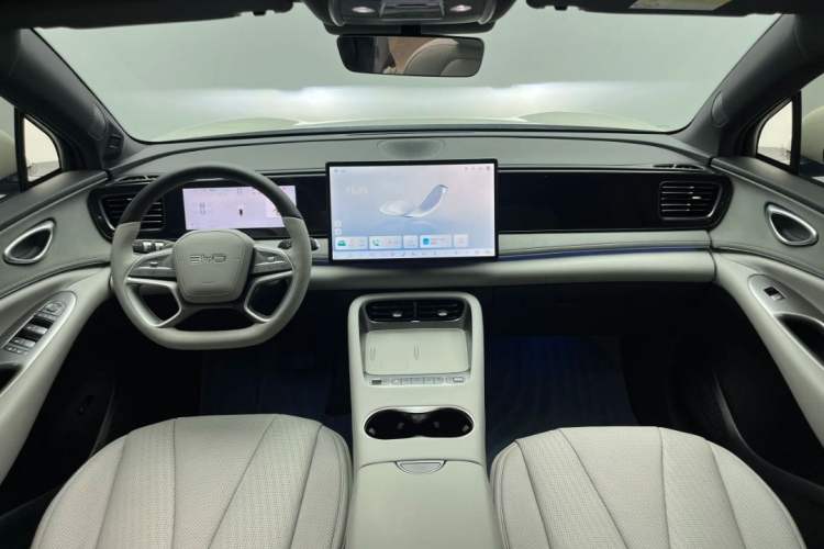 Used BYD Sealion 06 New Energy 2025 Model DM-i 170 Navigation Pro Edition Center Console