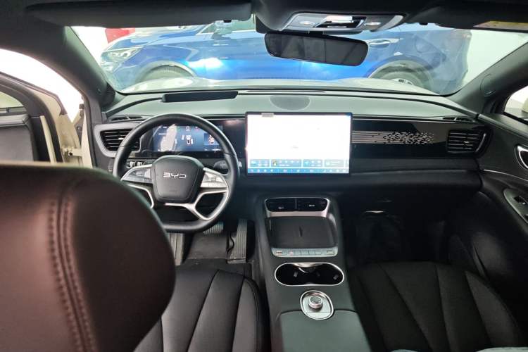 Used BYD Sealion 06 New Energy 2025 Model EV 605 Navigation Plus Edition Center Console
