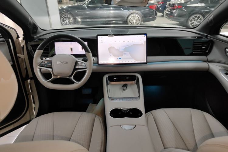 Used BYD Sealion 06 New Energy 2025 Model DM-i 170 Navigation Pro Edition Center Console