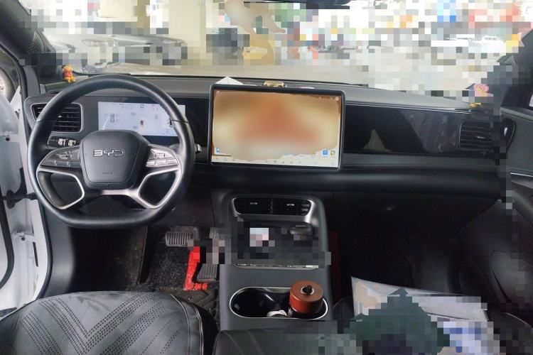 Used BYD Sealion 06 New Energy 2025 Model DM-i 170 Navigation Pro Edition Center Console