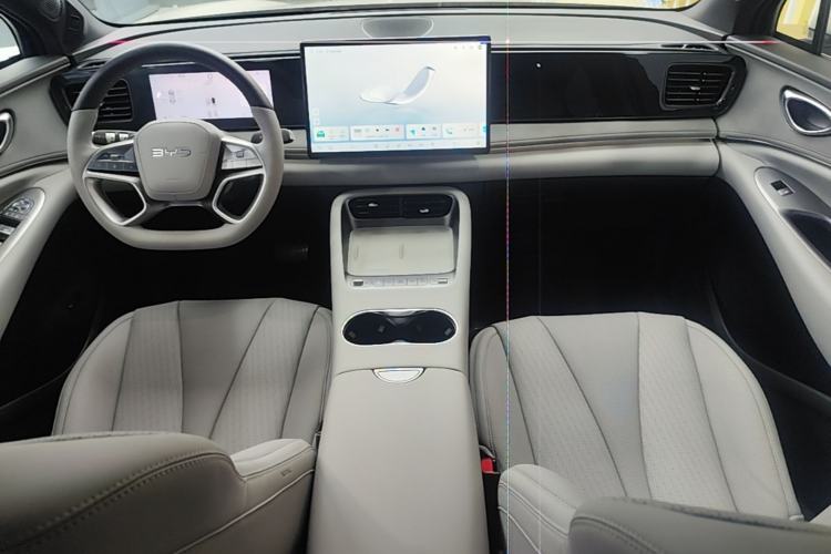 Used BYD Sealion 06 New Energy 2025 Model EV 605 Navigation Pro Edition Center Console