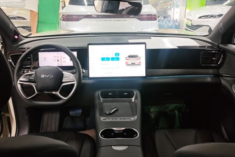 Used BYD Sealion 06 New Energy 2025 Model EV 605 Navigation Pro Edition Center Console