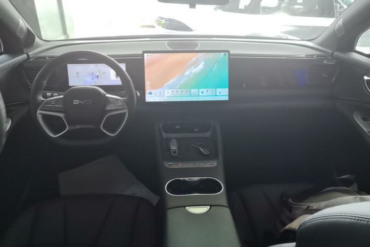 Used BYD Sealion 06 New Energy 2025 Model EV 605 Navigation Pro Edition Center Console