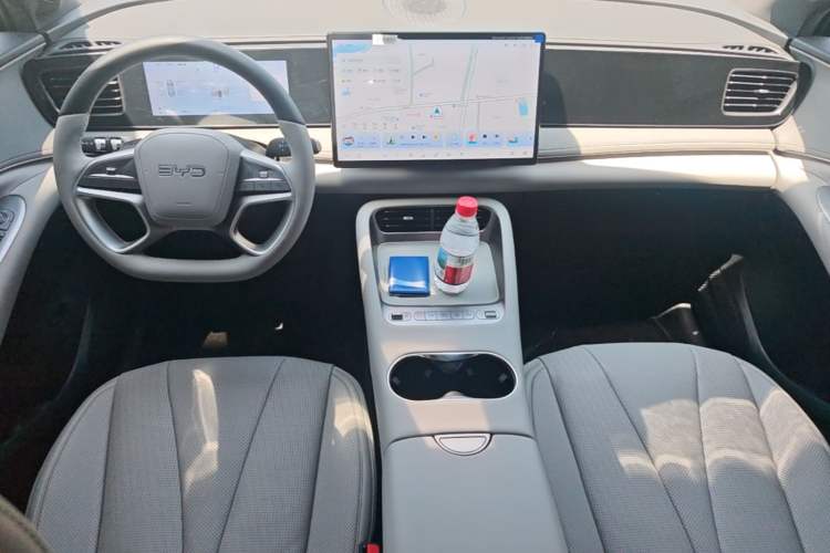 Used BYD Sealion 06 New Energy 2025 Model DM-i 170 Navigation Pro Edition Center Console